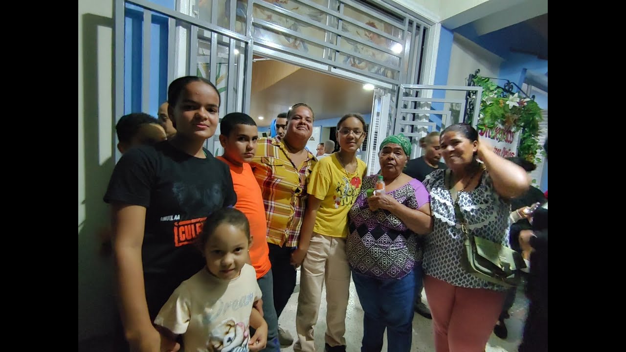 Emotiva Culminación de la Misa de la Joya. Bendición y Fuegos Artificiales Para Las Patronales