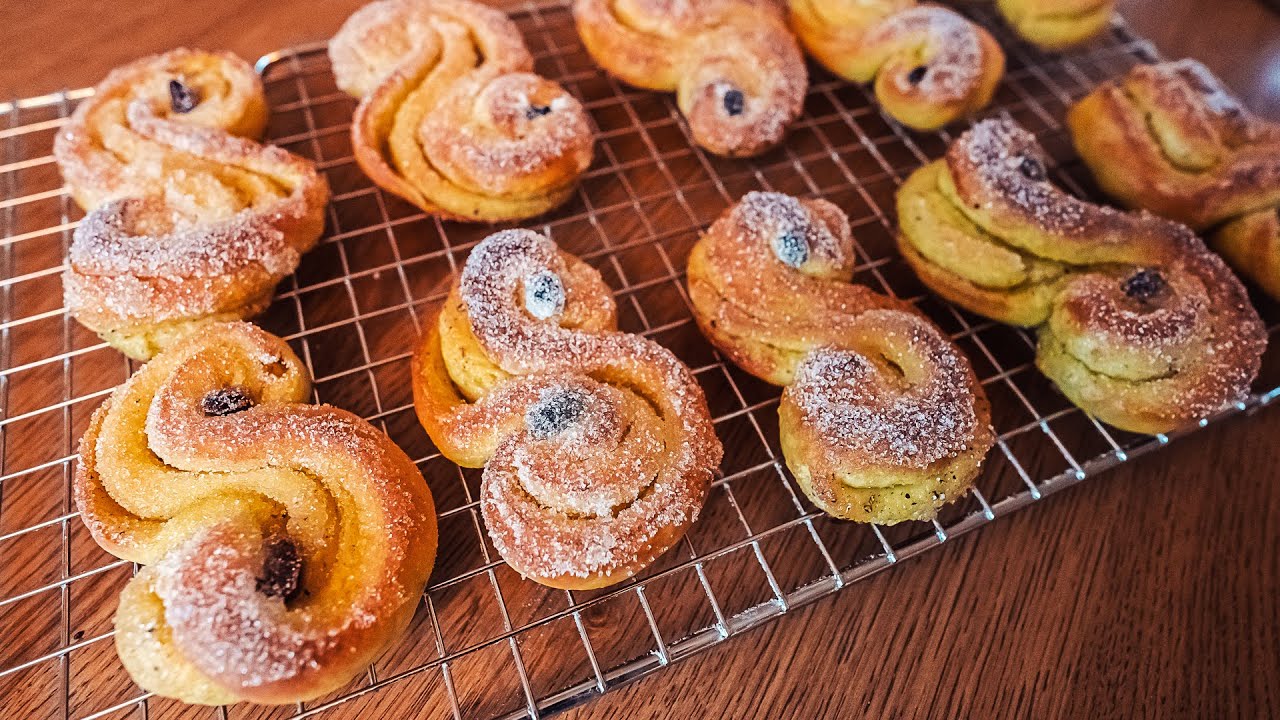 St Lucia Buns (Lussekatter) with Cardamom Filling