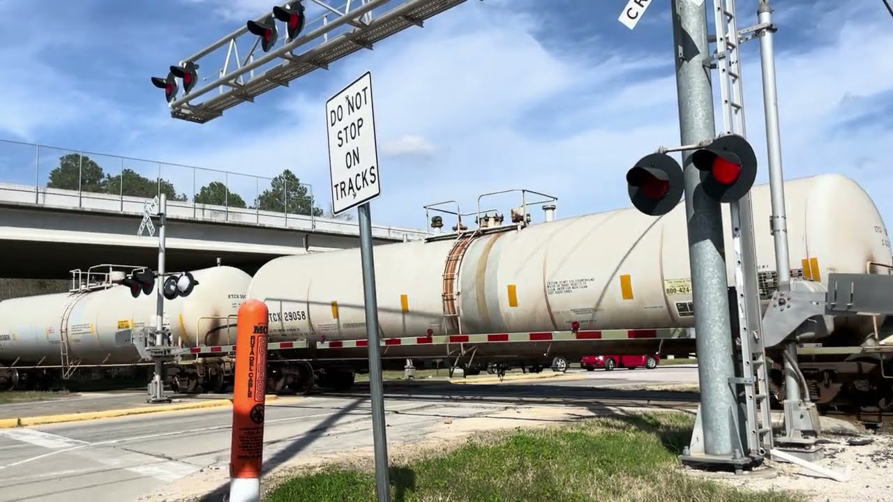 Norfolk Southern 4043 At Rayford Rd Thru Spring TX (Filmed: 2/19/23)