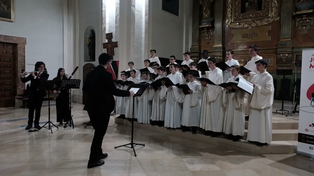 Tres motetes al Santísimo Cristo de la Coronación - Trio de capilla,  Escolanía Valle de los Caídos.