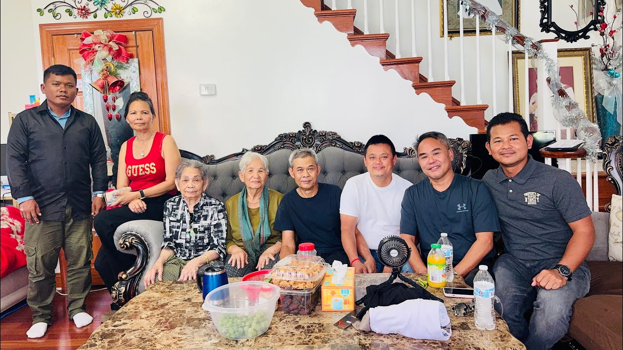 មកដល់ផ្ទះពូប៊ុនមីងចាន់ថនញាំបាយជួបជុំគ្នា