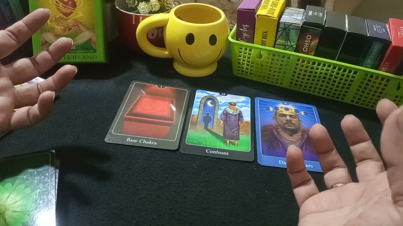 💞WHO WANTS TO CONNECT WITH YOU AND WHY💞HINDI-URDU TAROT💕#whowantstotalktoyou #whoisthinkingaboutyou