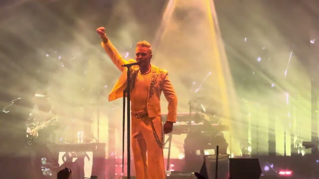 Robbie Williams “Feel” live at Emirates stadium London 6th June 2025