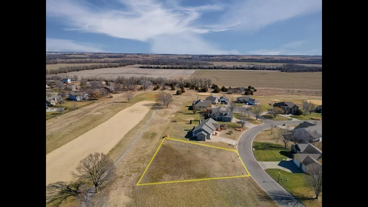 NEW LISTING: 624 Quail Nest Rd Winfield KS 67156