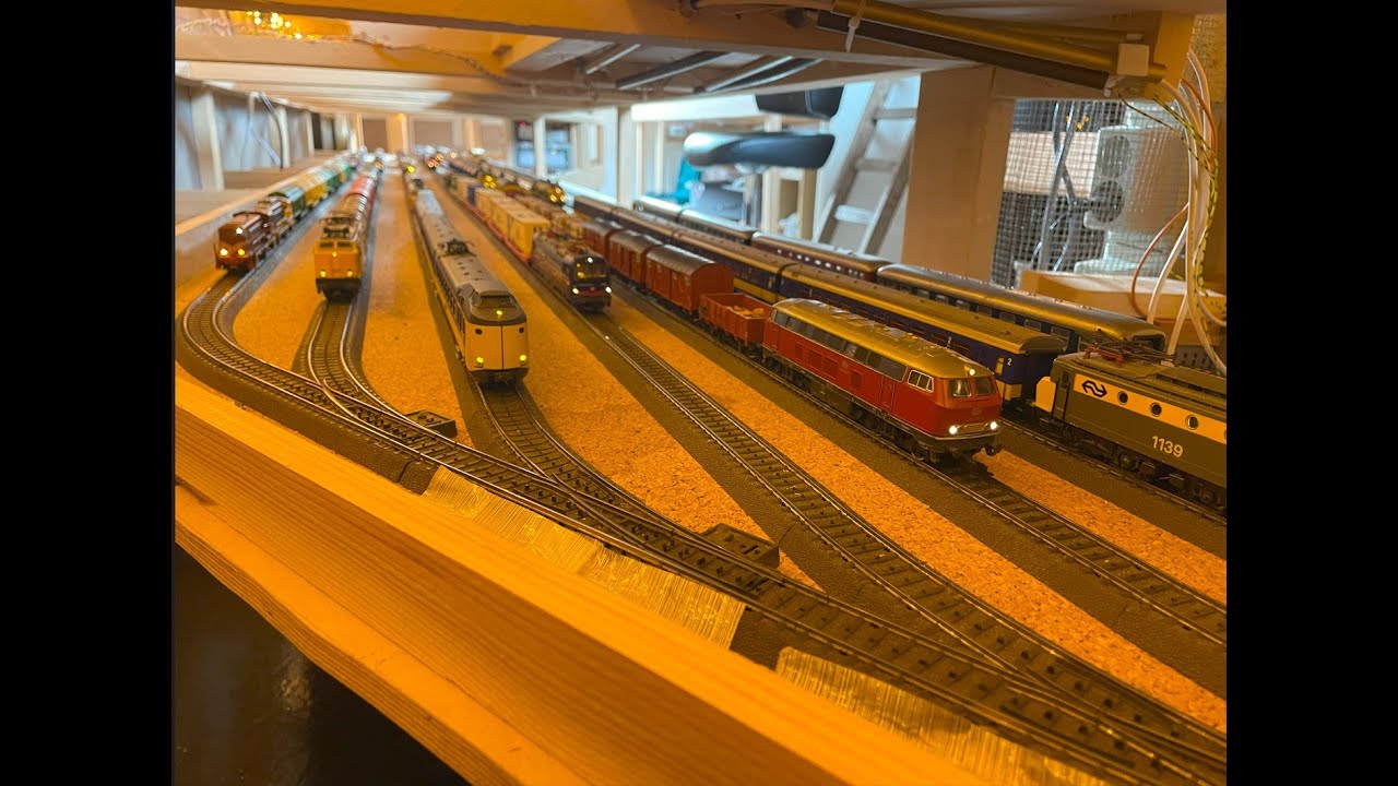 Abfahrten vom Schattenbahnhof