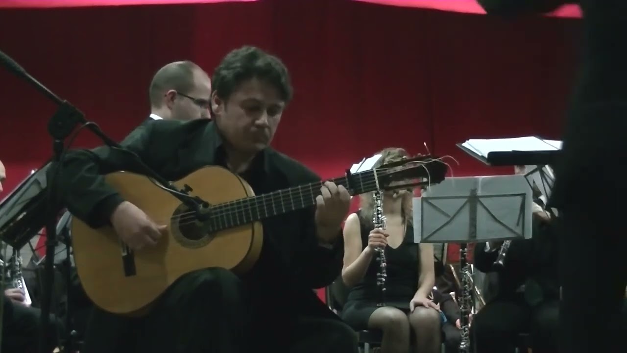 Luis Calderito