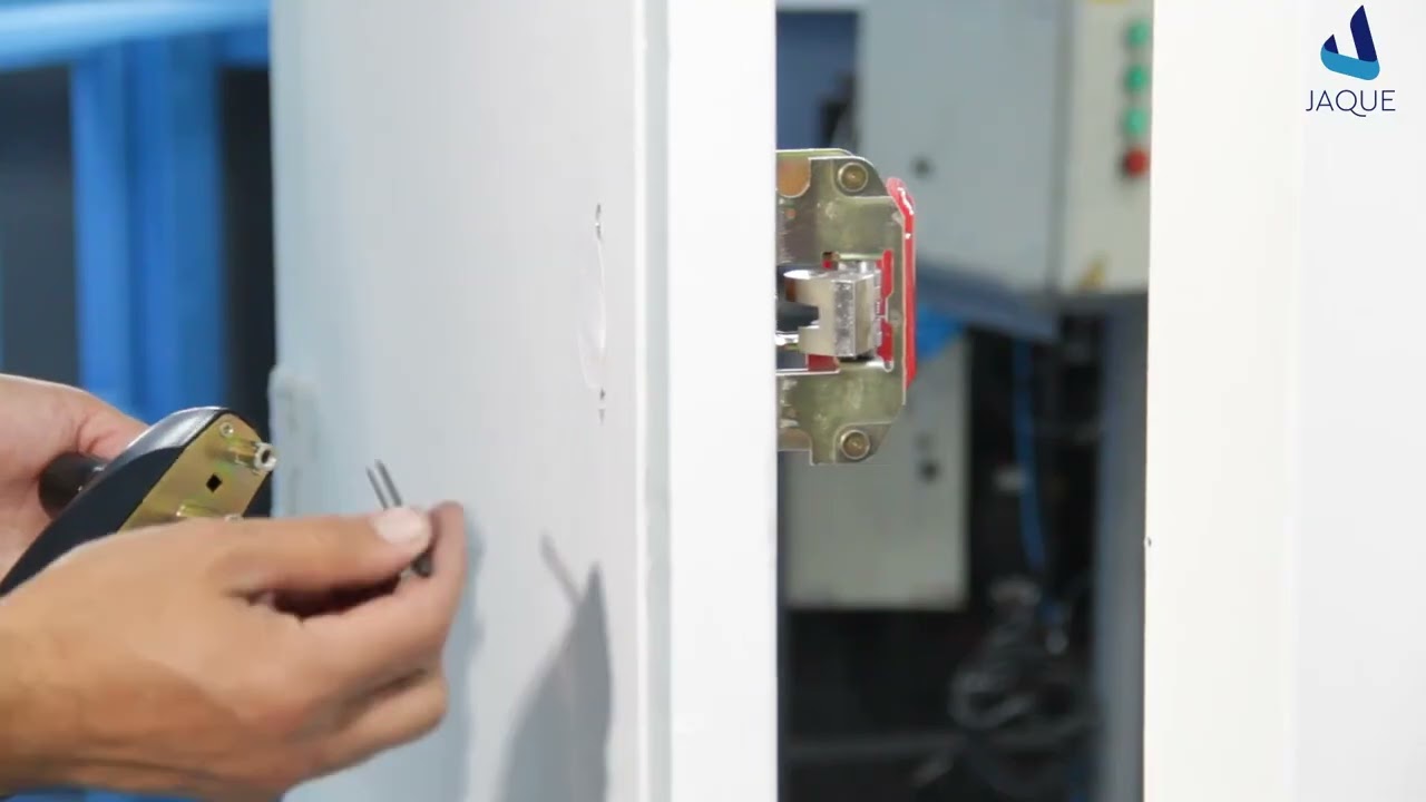 Instalación de antipánico Touch Jaque simple hoja - www.herrajessanjose.com.ar(código: 15672 y 1228)