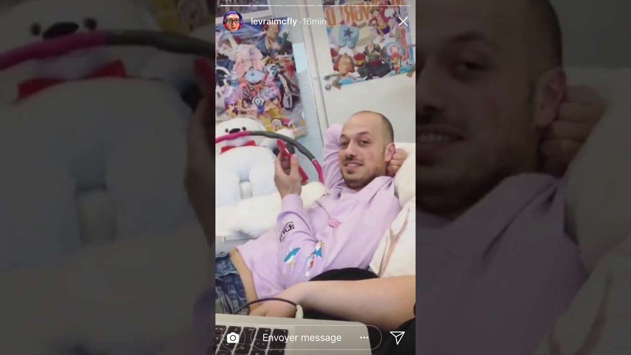 CARLITO R&Eacute;AGIT &Agrave; LA CHANSON DE LA JOIE !!! EPIC
