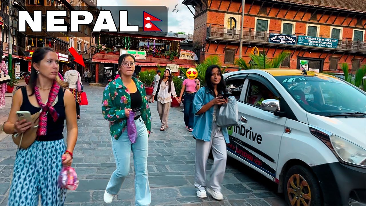 NEPAL🇳🇵: Evening Crazy Lifestyle of Nepali People in Main City😍 - UNBELIEVABLE Walking Tour Moments!
