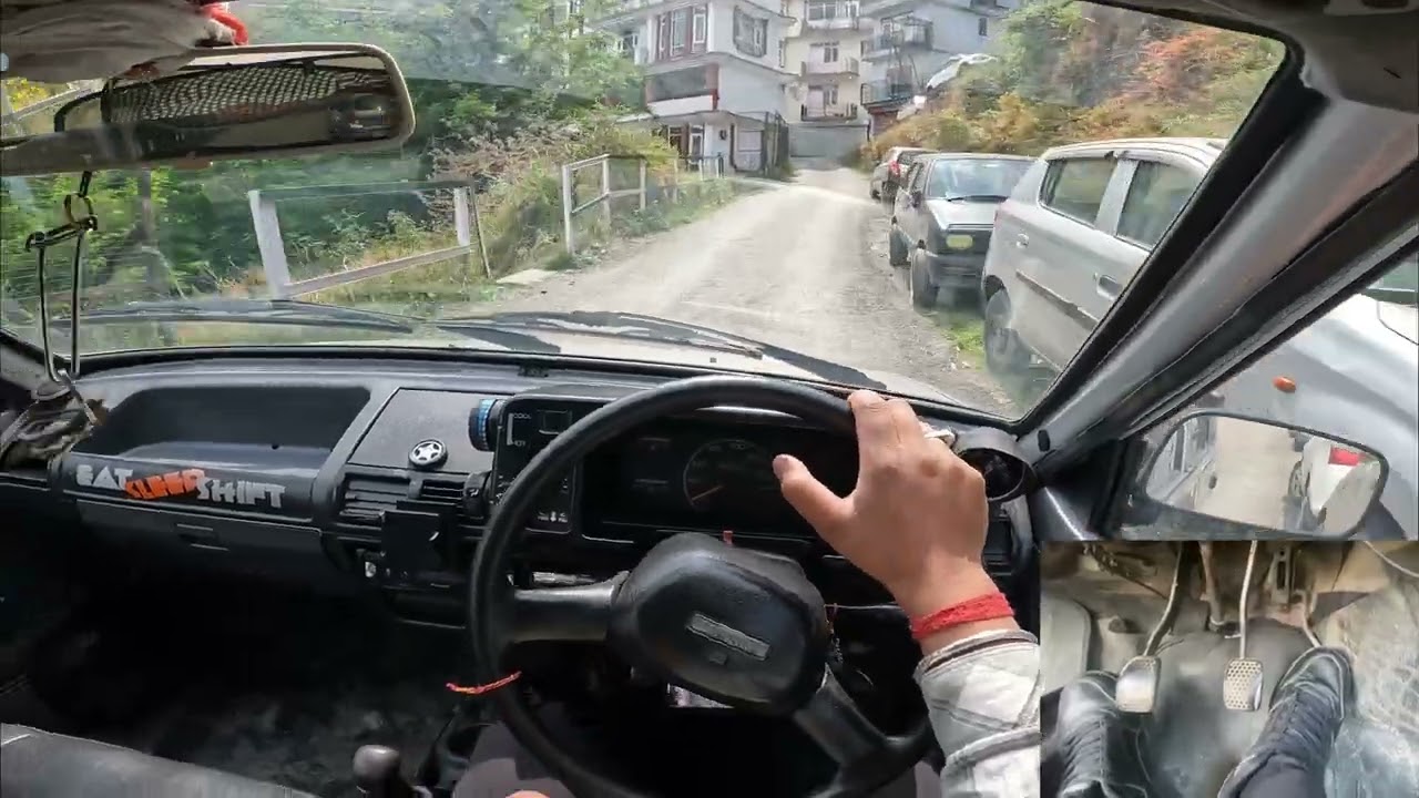 Tutorial on how to drive in hilly areas in my Maruti Suzuki 800. POV and Footwork.