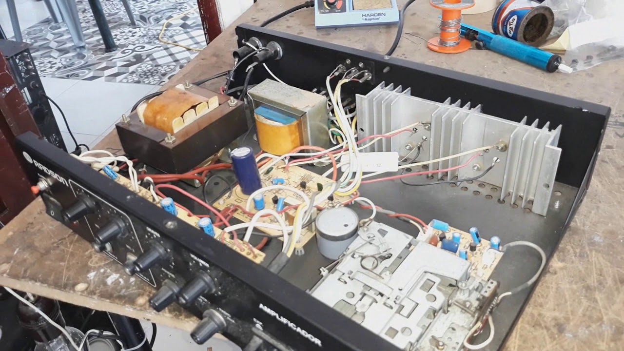 Reparando 3 amplis de perifoneo parte 1