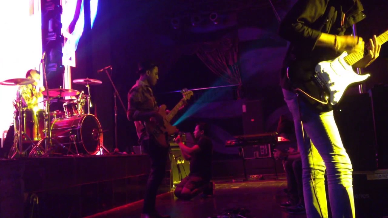 Hanamura - Biarkan Kami Saja (Live Boshe)