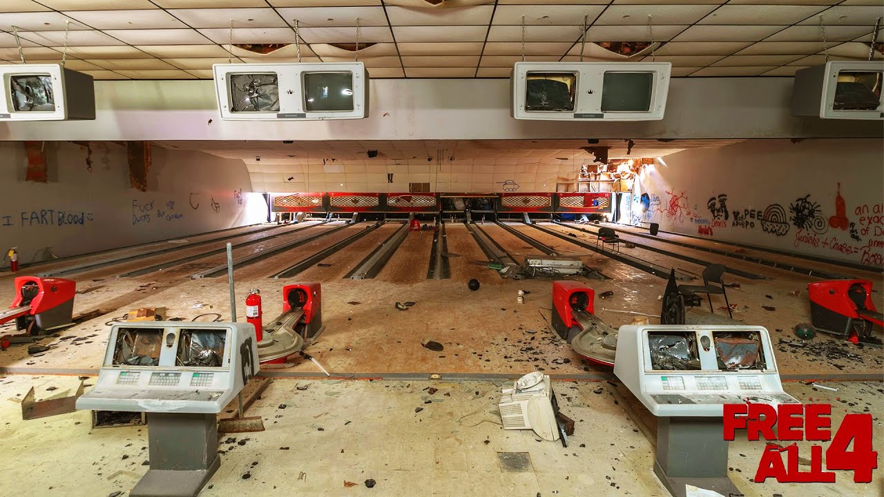 Bowling in an Abandoned Michigan Bowling Alley! (Crossroads Family Fun Center)