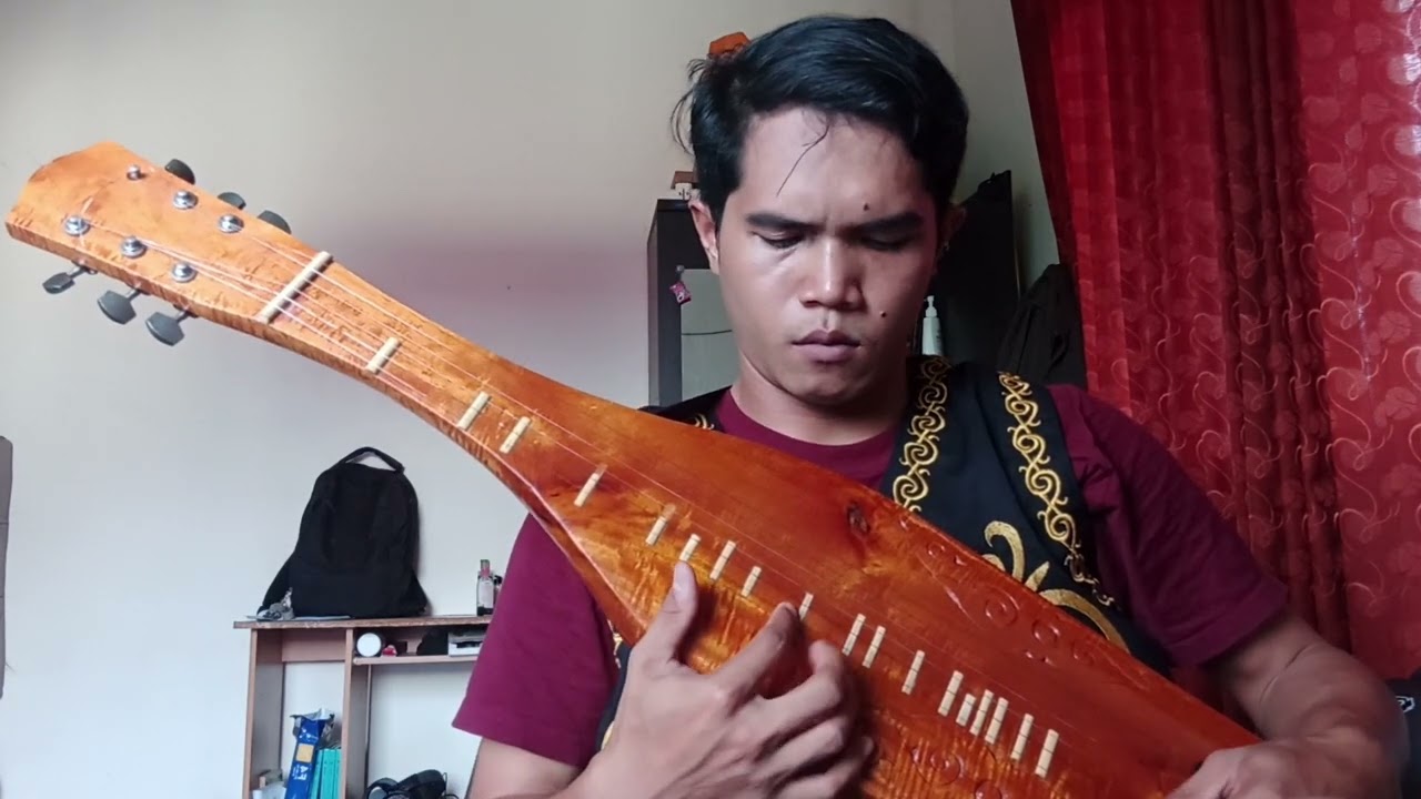 Instrumen Sape Dayak (Ranai)