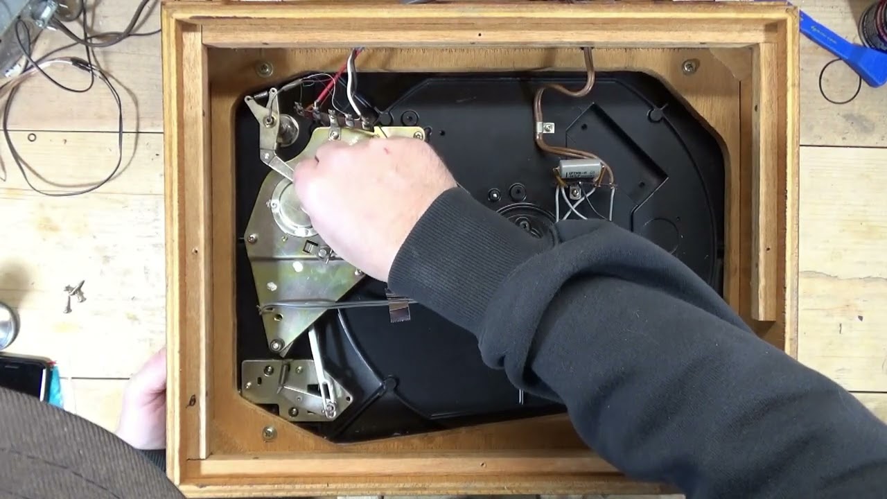 Pioneer PL 30 Turntable Repair Part 1 - Turntable Won't Shut Off at End of Record Plus Basic Service