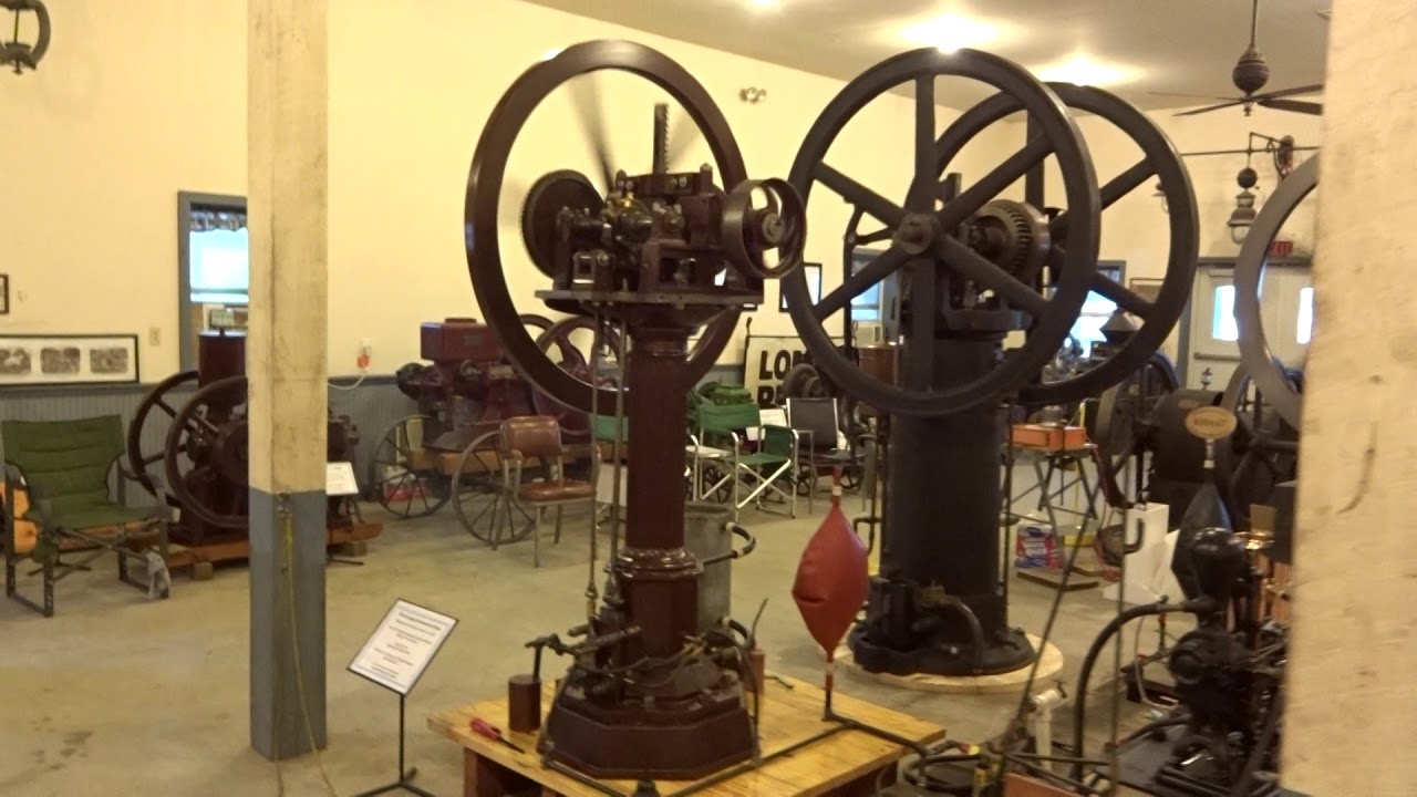 Starting the 1869 Otto Langen engine and the 1867 reproduction at kinzers, Pa 2017.