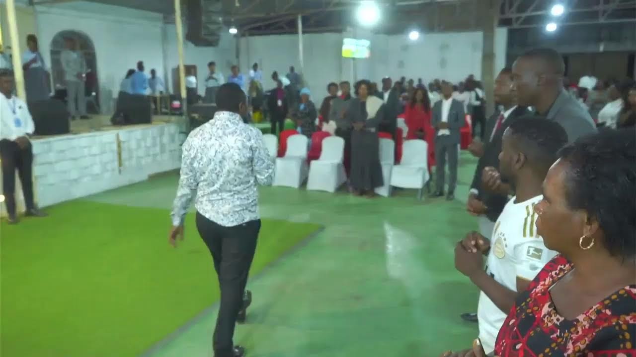 𝐂𝐄𝐋𝐄𝐁𝐑𝐀𝐓𝐈𝐎𝐍 𝐒𝐔𝐍𝐃𝐀𝐘 𝐒𝐄𝐑𝐕𝐈𝐂𝐄