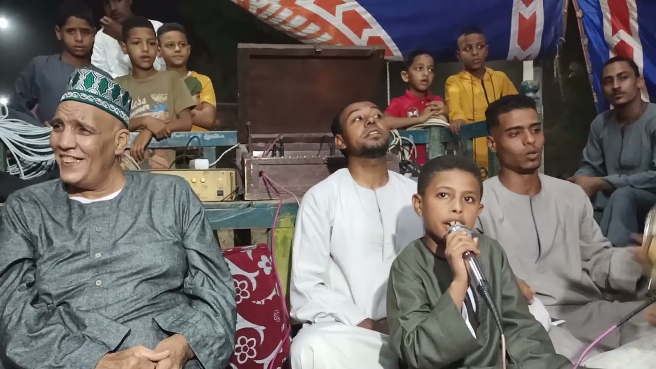 فضيله #مولانا العارف بالله الشيخ حامد الجبال 😍😍🥰 والمحب الصغير مصطفى احمد عبيد #صلوا_على_النبي