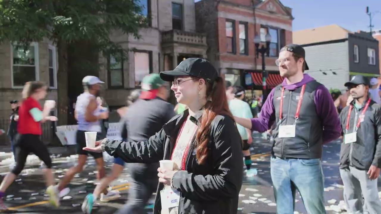 Chicago Marathon 2025 - UIC Cheer Zone