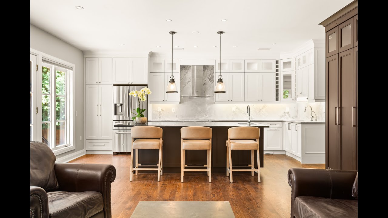 Privacy and Luxury in South Oakville | FOR SALE | 412 Maple Grove Drive - Oakville, ON