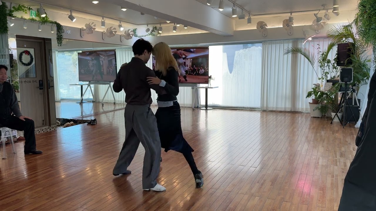 Yo Soy El Tango(내가 바로 탱고다) - 아니발 트로일로