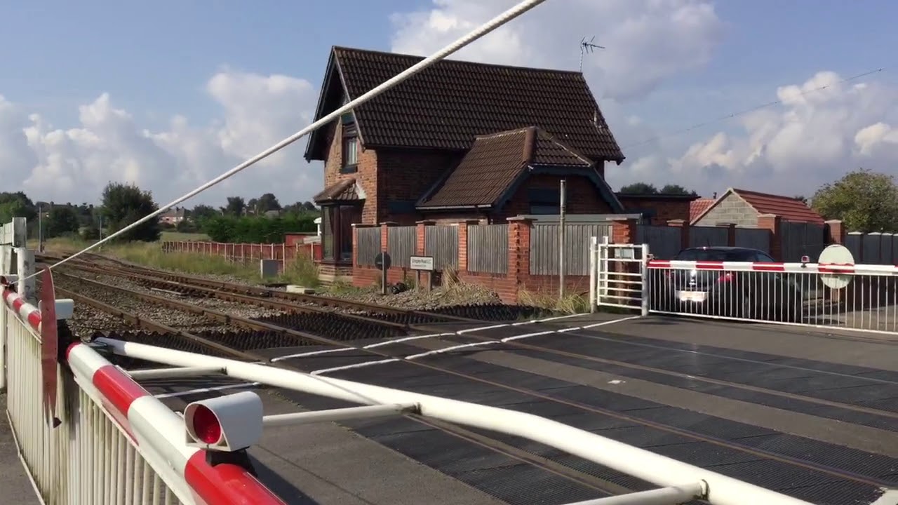 Gringley Road Level Crossing (Notts) Saturday 02.09.2017