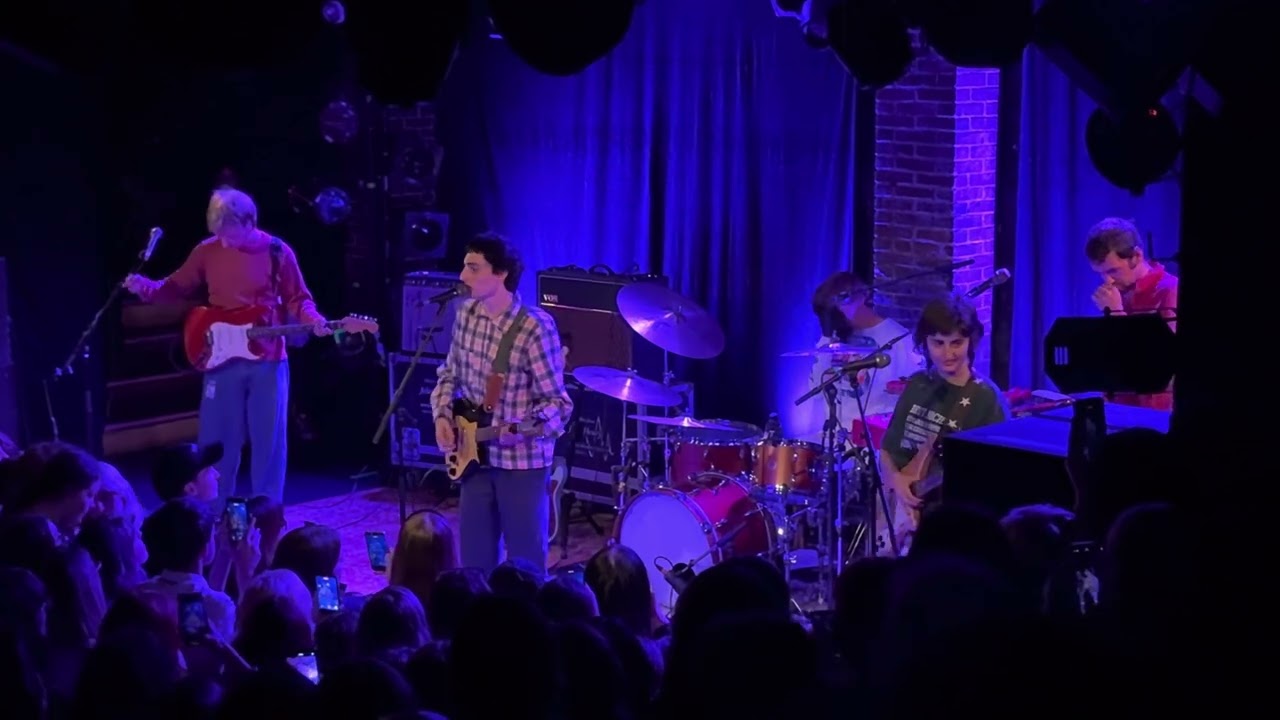 02bis échanges public - Finn WOLFHARD - Paris la Maroquinerie octobre 2025