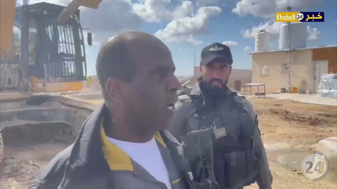 قوات الاحتلال تهدم 4 منازل  في منطقة الرماضين جنوب الخليل