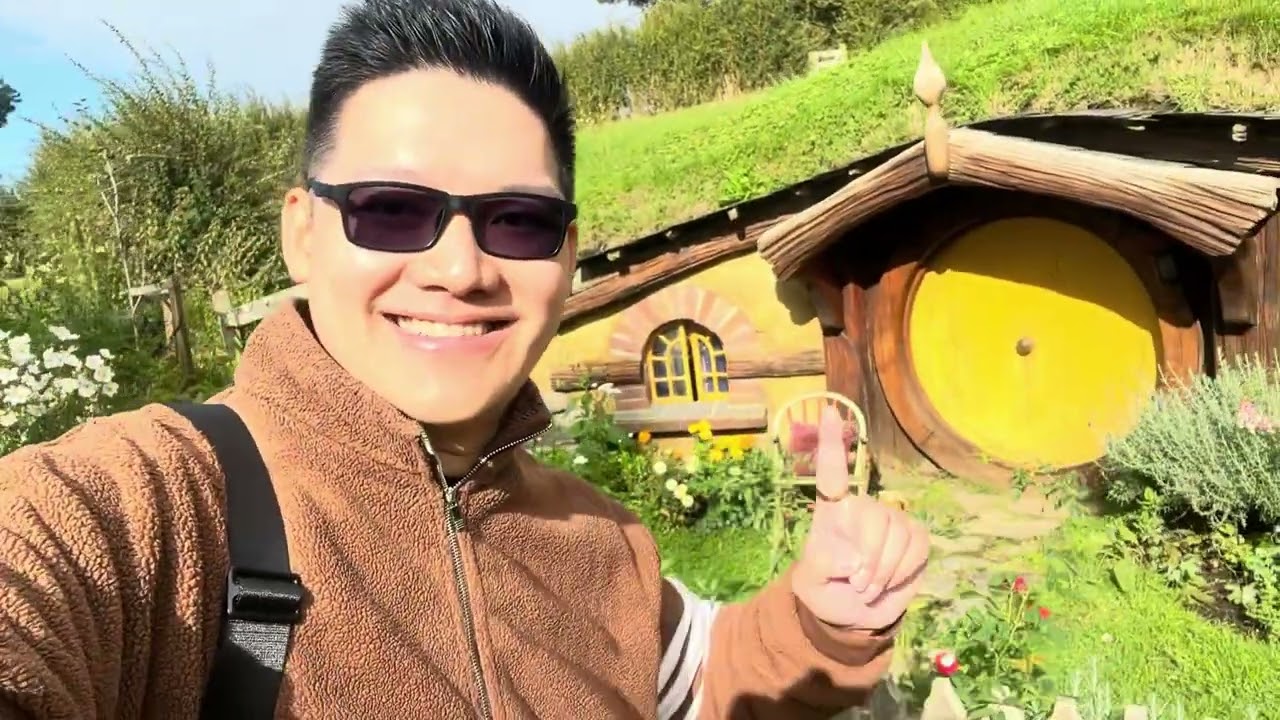 DAY 13 HOBBITON MOVIE SET! 🧙♂️ + GLOWWORM CAVES! ✨