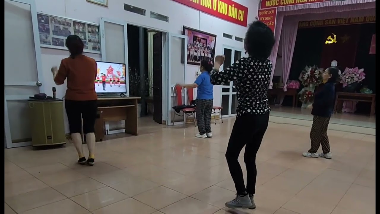 Khu Núi trang, bài đang tập, quẩy lên nào