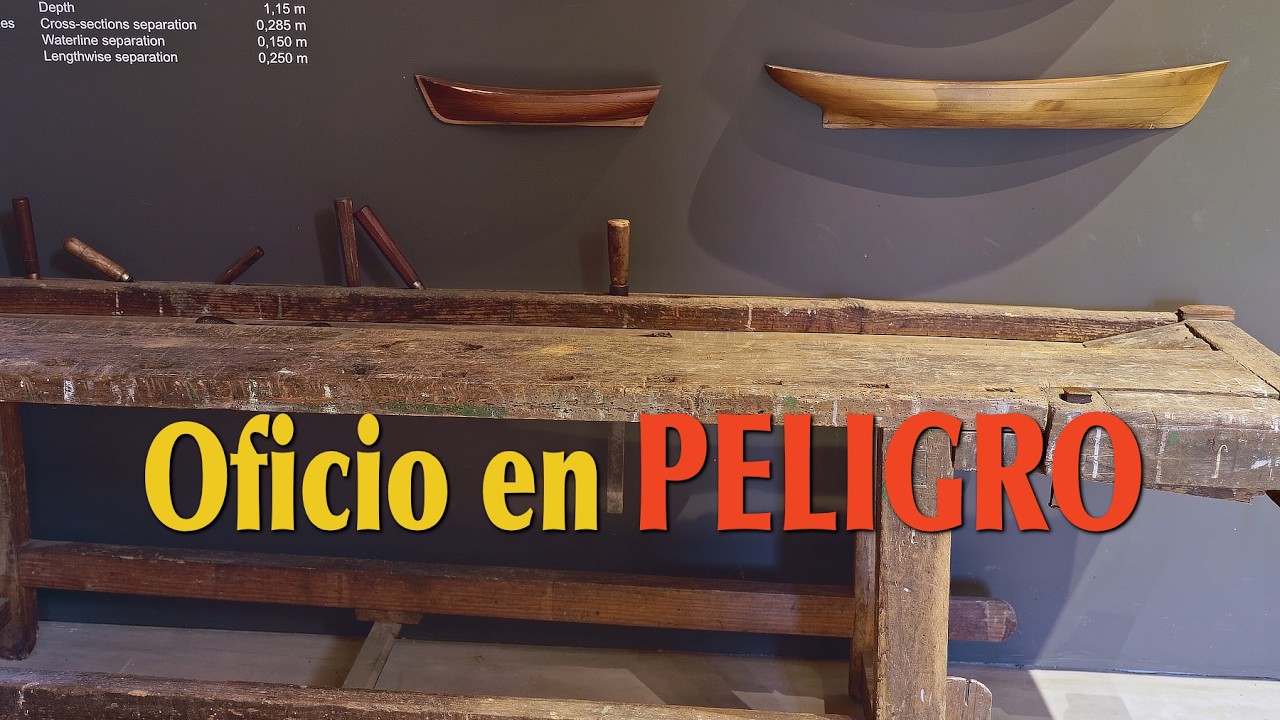 GALICIA: Astillero de la Carpintería de Ribeira: artesanos de las embarcaciones de madera