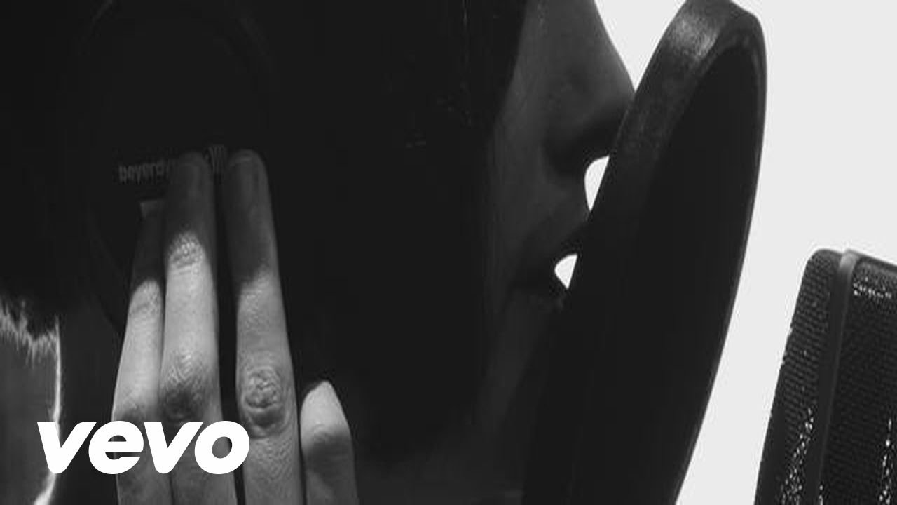 Hooverphonic - Happiness (Official Video)
