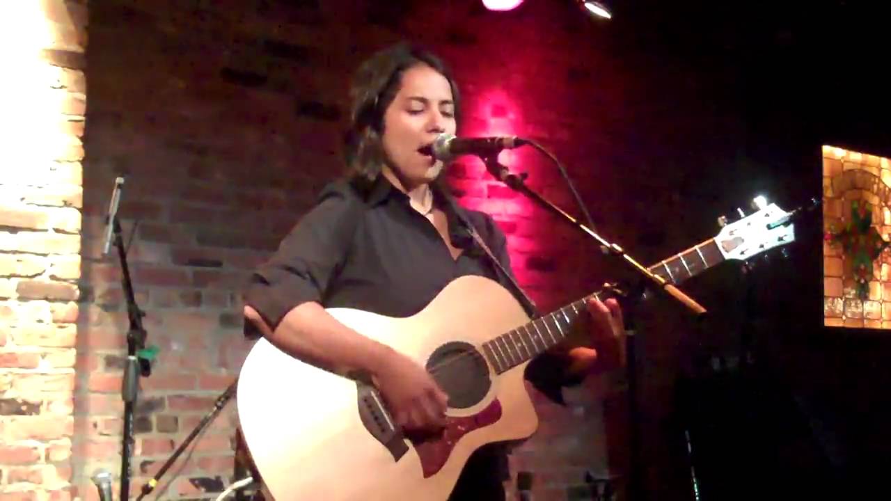 Vicci Martinez - Matchbox