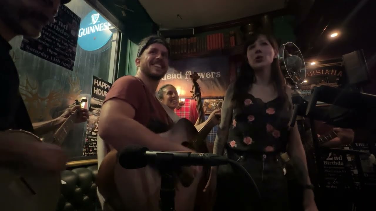 Swiss Bluegrass Meets Cowgirl Yodeling: Dead Flowers Live at Scotsman Pub Winterthur, Yodeling Bird