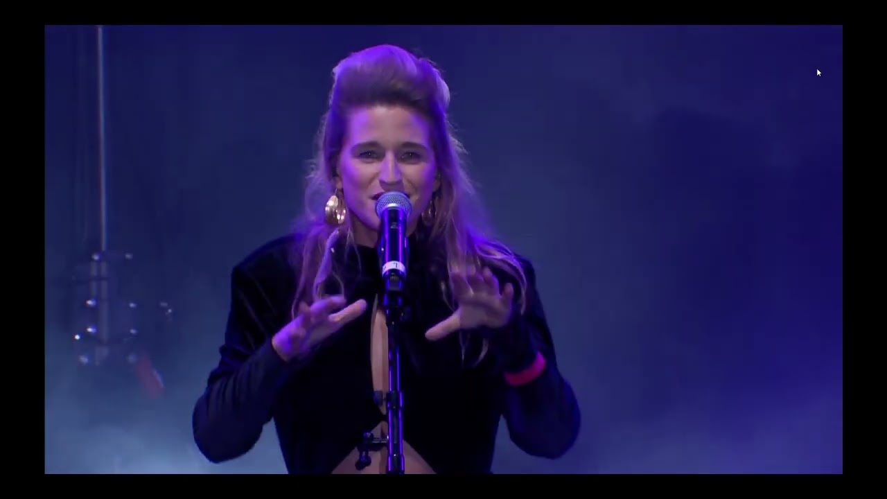 Show Up For Humanity : Selah Sue (live)