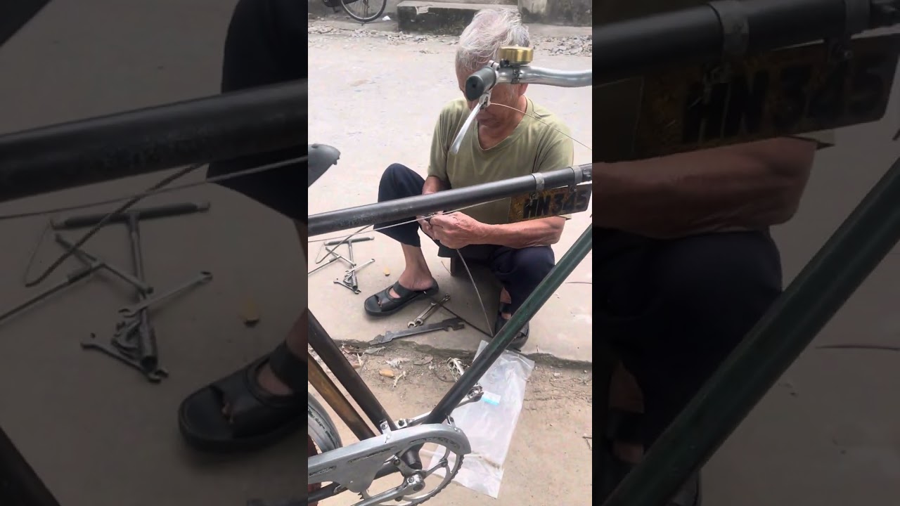 Chỉ có quan pháp và cha đạo mới đuọc đi xe này peupeot 1951 pháp 90/00 đồ của pháp ?  Lh 0972181166