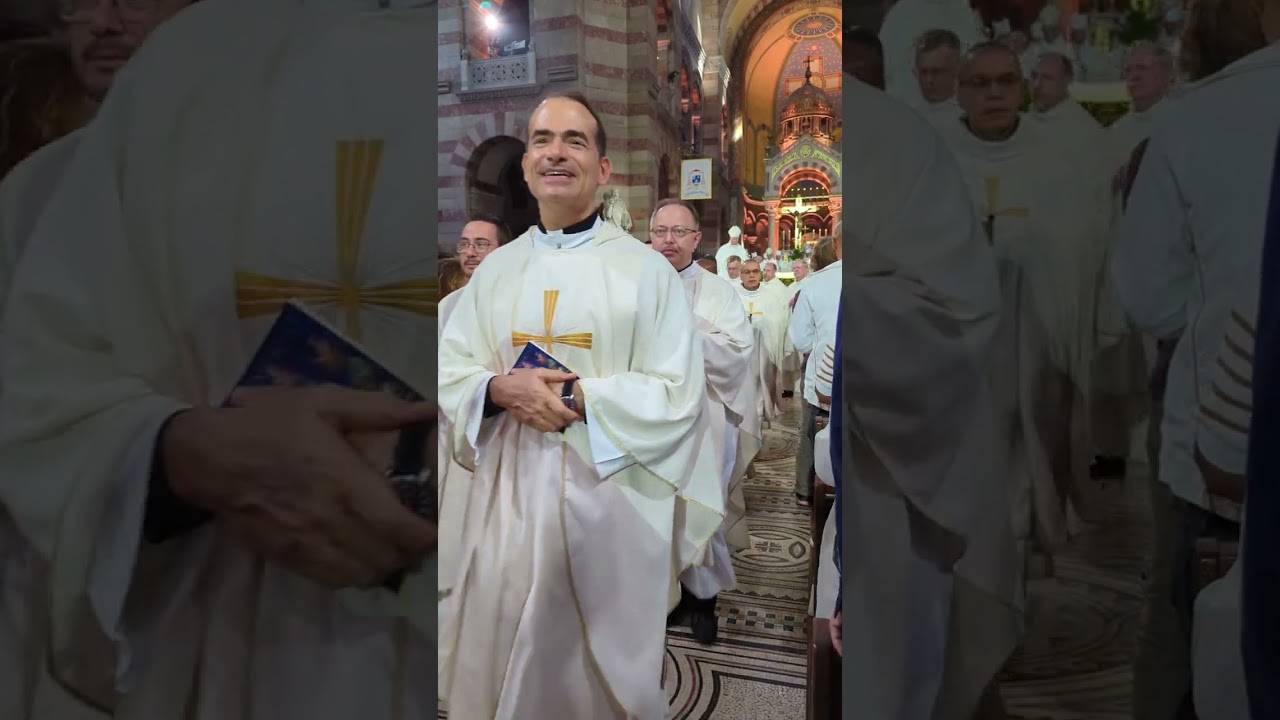 Messe de clôture se termine avec un AVE MARIA 🙏🙏🙏💝💝💝