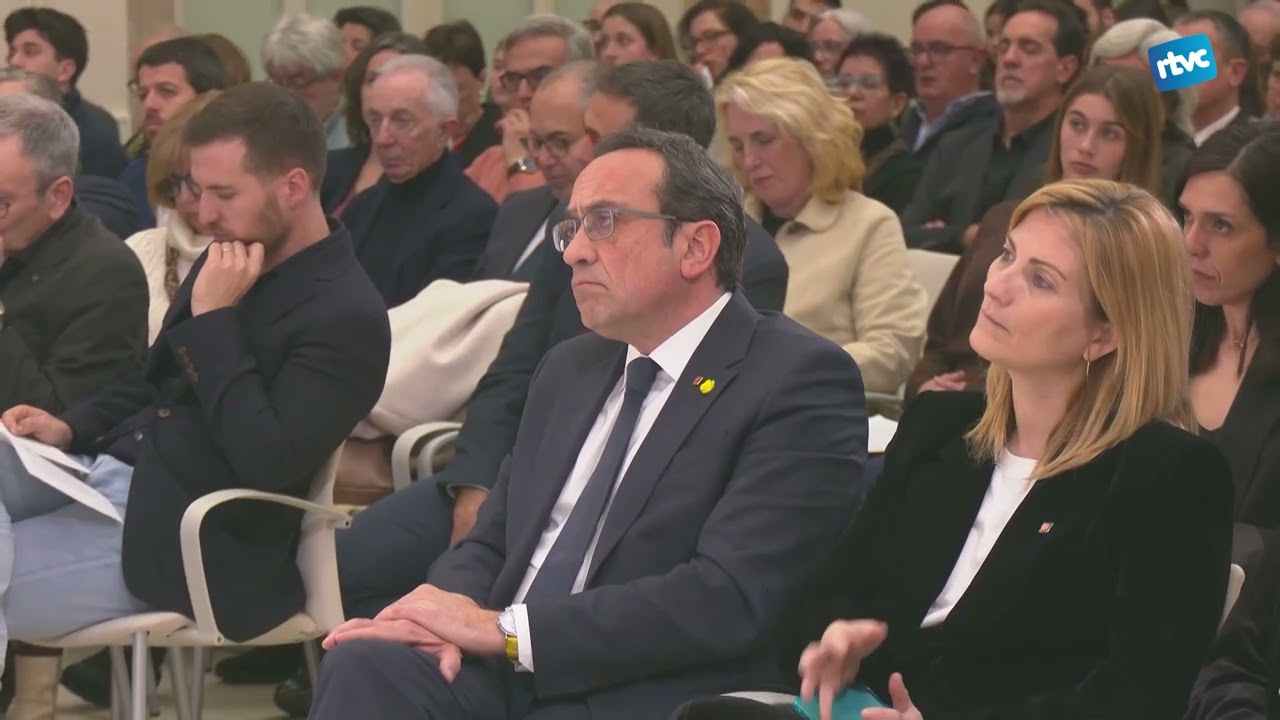 Alumnes de l'Ins Manel Raspall porten la memòria de les víctimes de l'Holocaust a la Generalitat