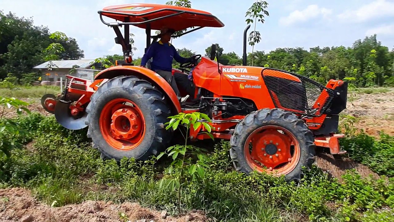 รถไถแทรกเตอร์ คูโบต้า MU5702 ตัวใหม่ ไถร่องสวนยางพารา ทำงานใกล้ภูวัวอันตรายช้างป่าดุ
