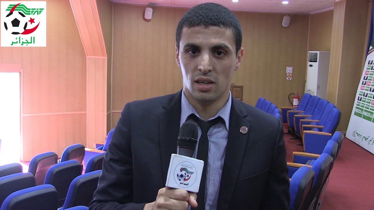 Kheireddine Zetchi remet les badges FIFA pour les arbitres internationaux