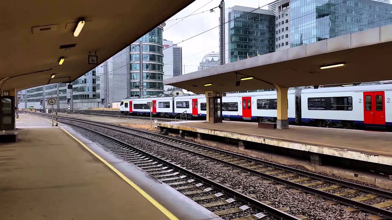 NMBS/SNCB Type AM08 EMU No. 08206 arriving at Brussel Noord Station on 22/6/15