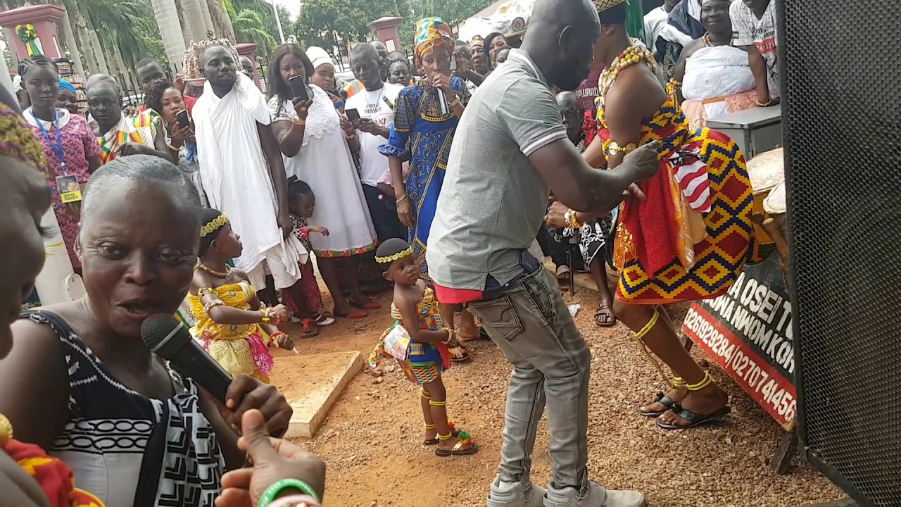 Classic Adowa Dance at  Akwasidae 2019 (2)
