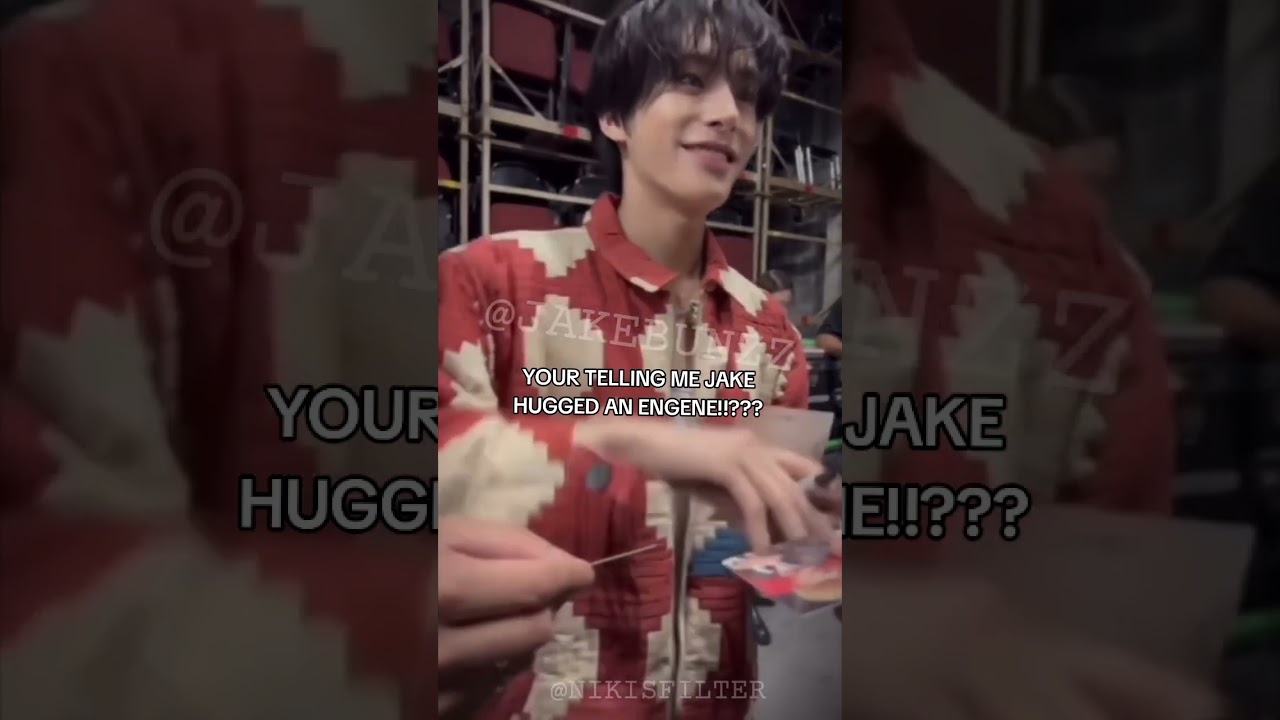Jake hugged engene bcs Op gave him christian necklace 🥺 #jake #enhypen #engene #fyp #shorts