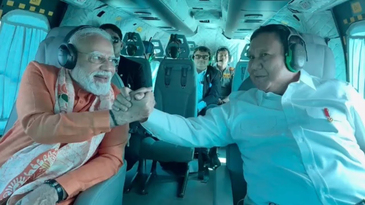 Momen PM India Narendra Modi Kagumi Keindahan Candi Prambanan dari Udara