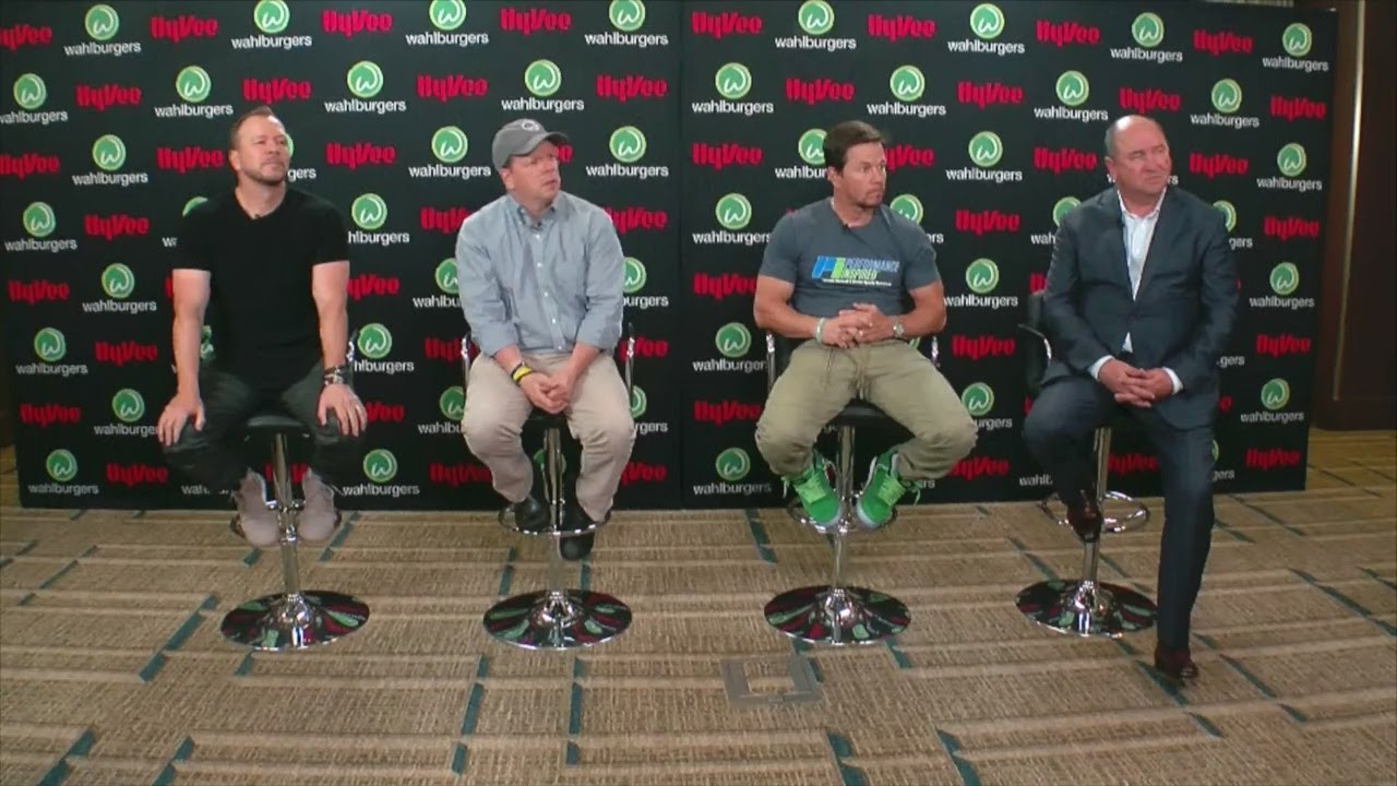 Wahlburgers MOA Open Draws Thousands