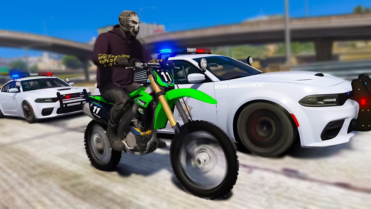 Раздражаем копов на кроссовых мотоциклах в GTA 5 RP