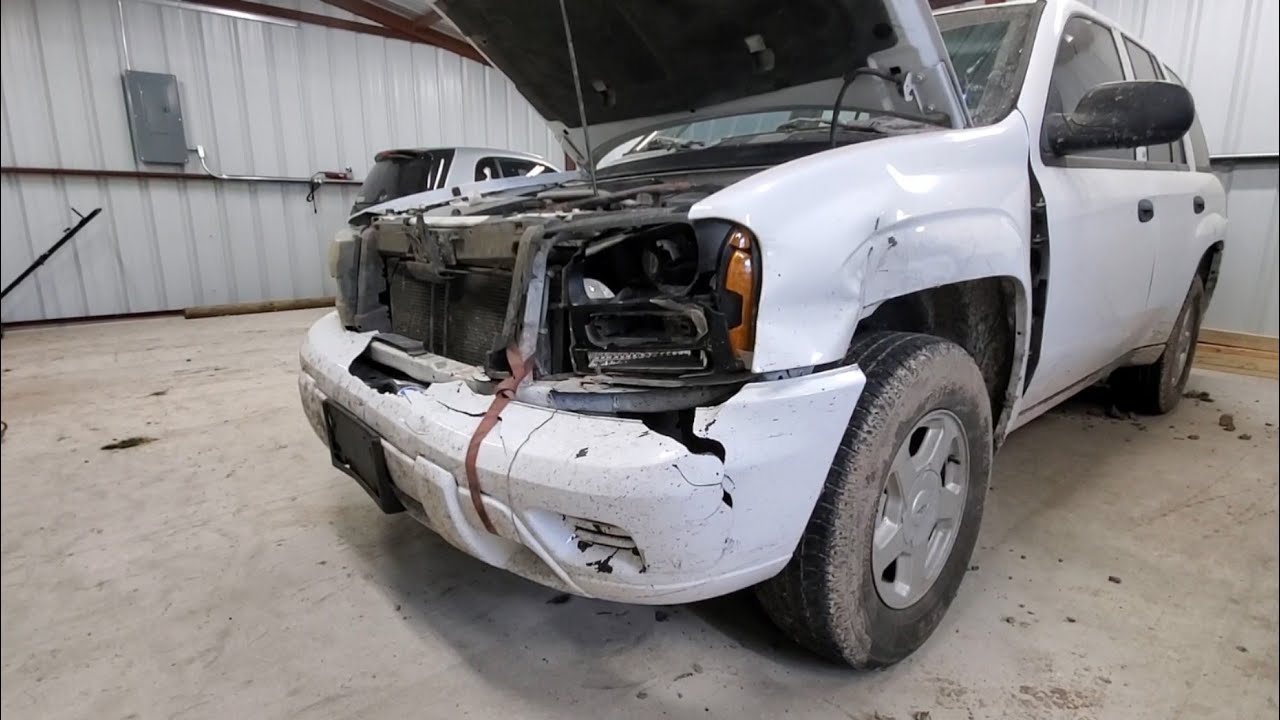 Fixing a Crashed Trailblazer [ Pt 1 ] Disassemble & Order Parts