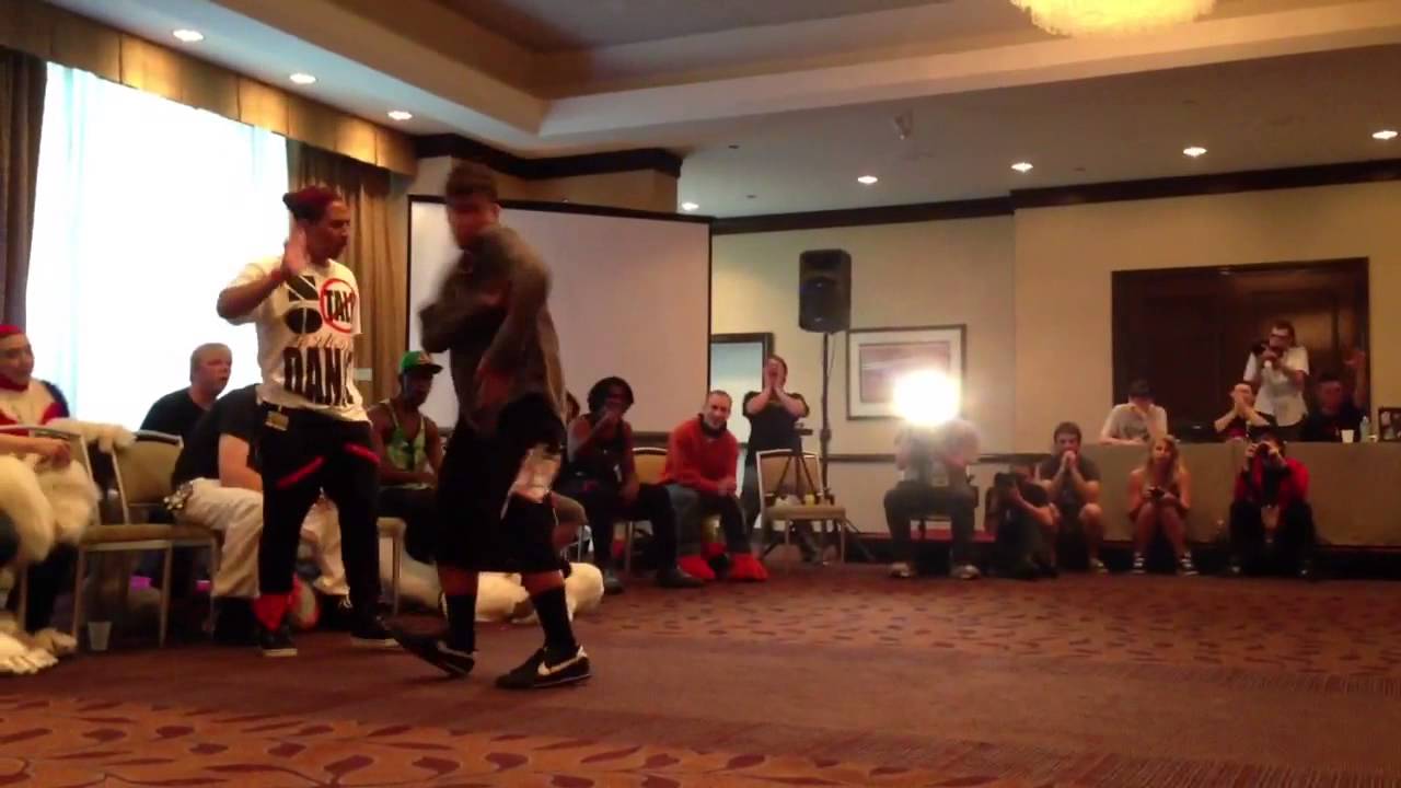 Anthrocon 2013 Floor Wars - Non-Suit - Atsu Fawx vs Flinch