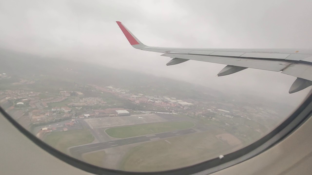 Despegue del aeropuerto de Bilbao Loiu, A320 de Iberia. Despega rápido