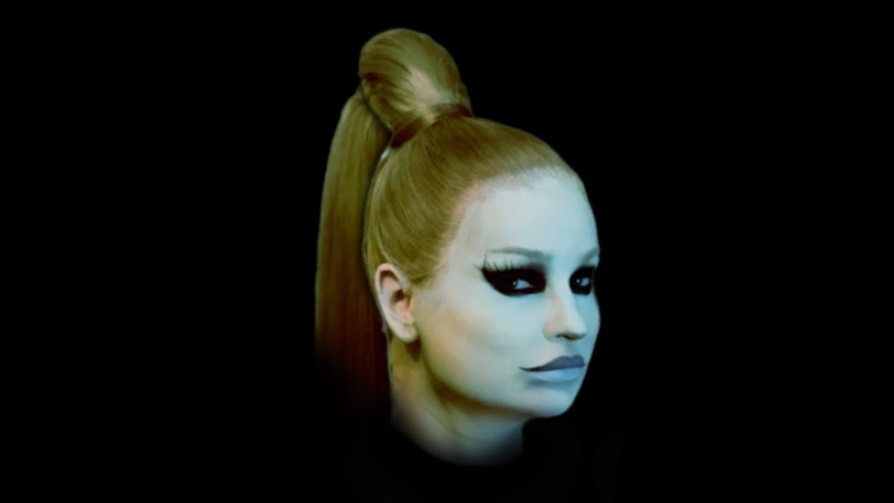 Kim Petras on Halloween 🎃 (cartoon)